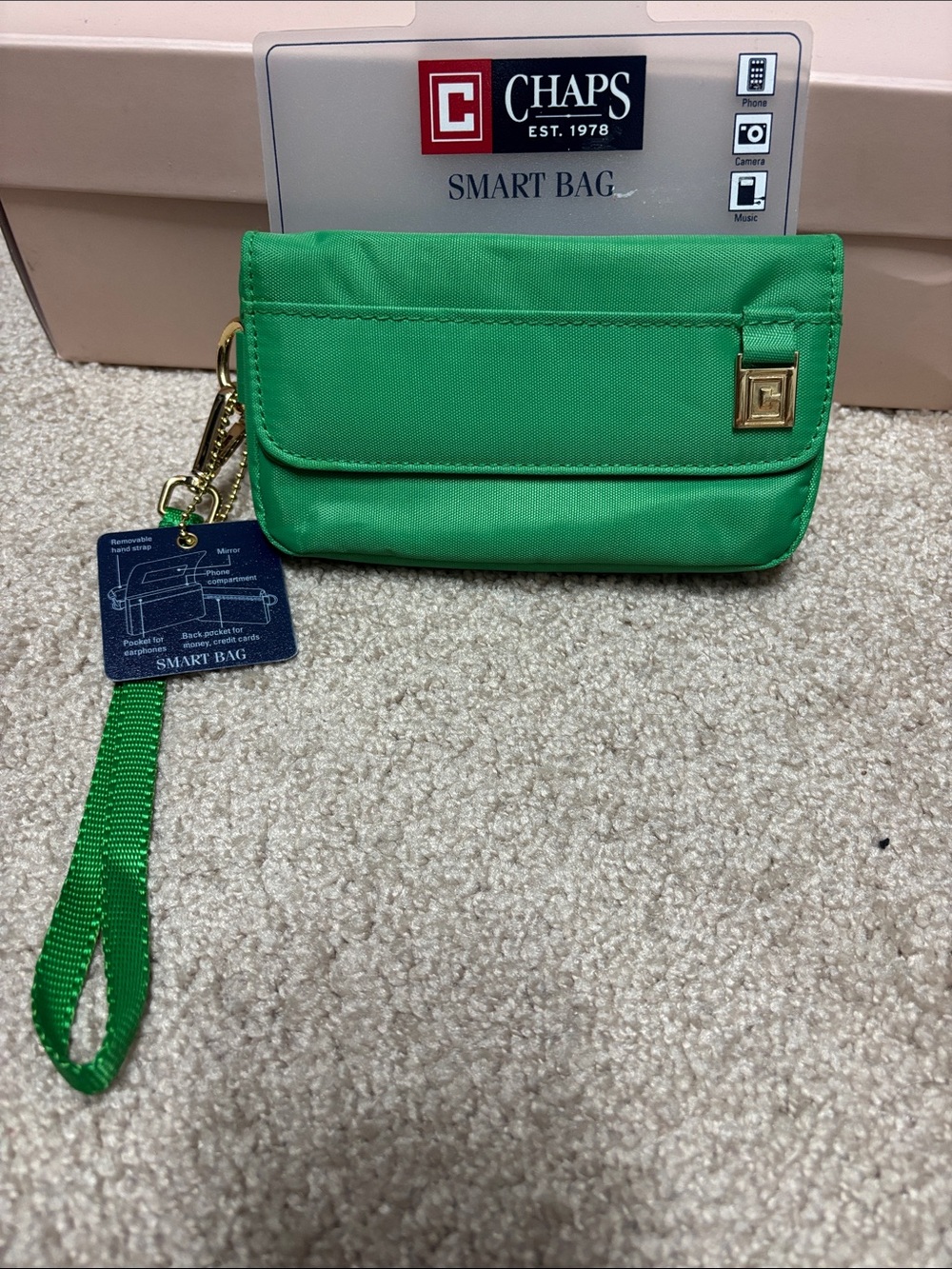 NWT Vintage Y2K Chaps smart bag wallet Green Wristlet Clutch Gold-Tone Accent
